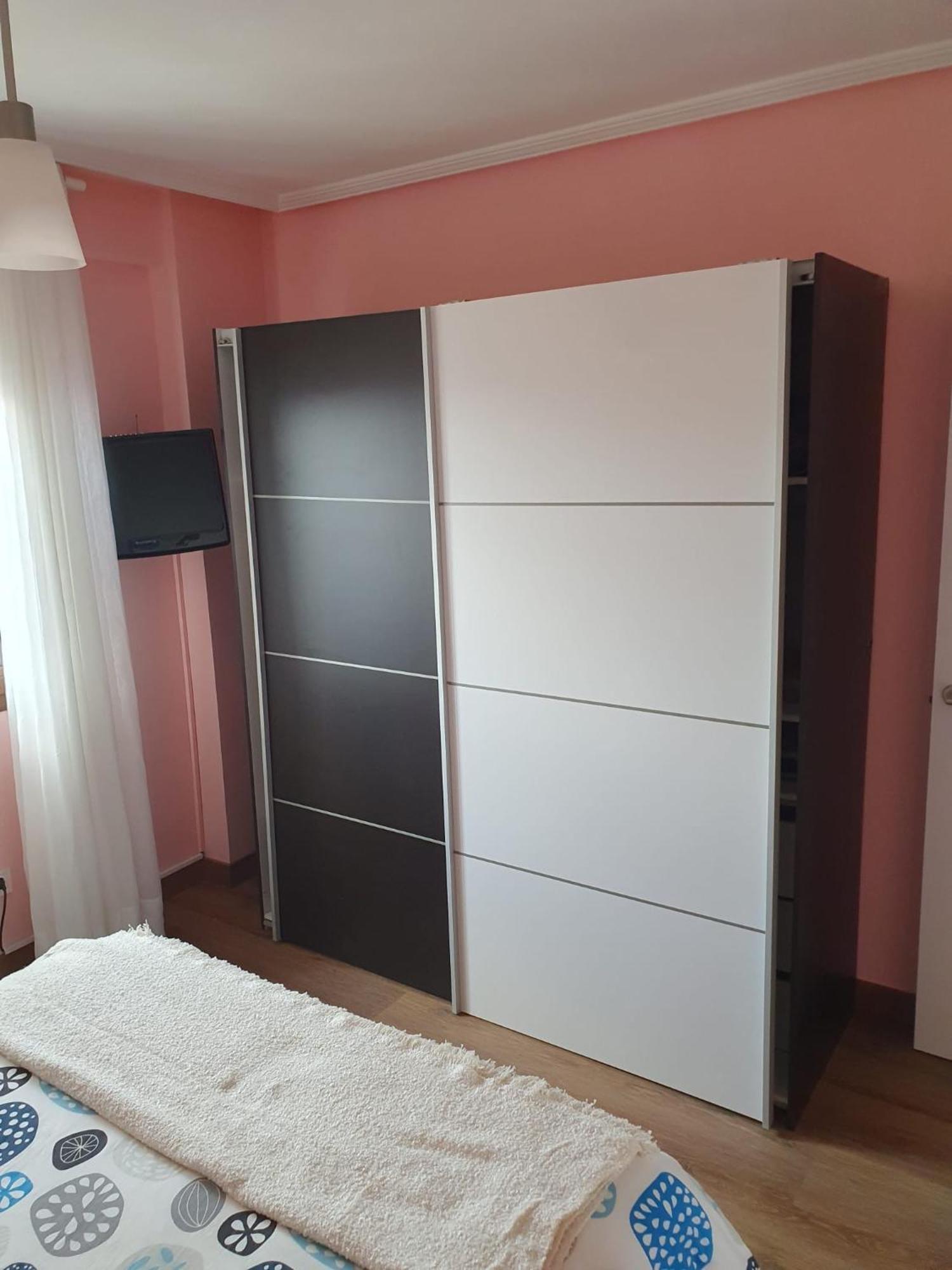 Vistas Monte Naranco Con Parking 5euros Al Dia Appartement